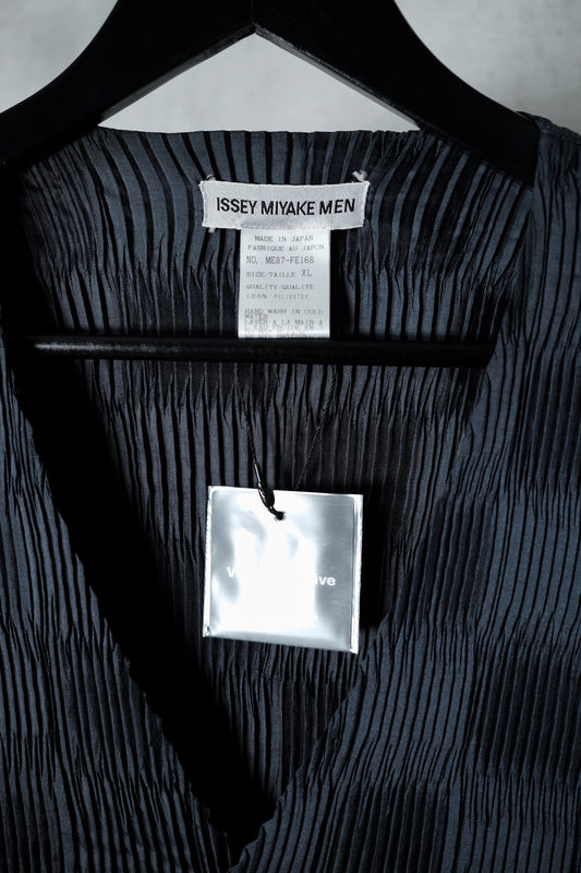Issey Miyake plissé vest