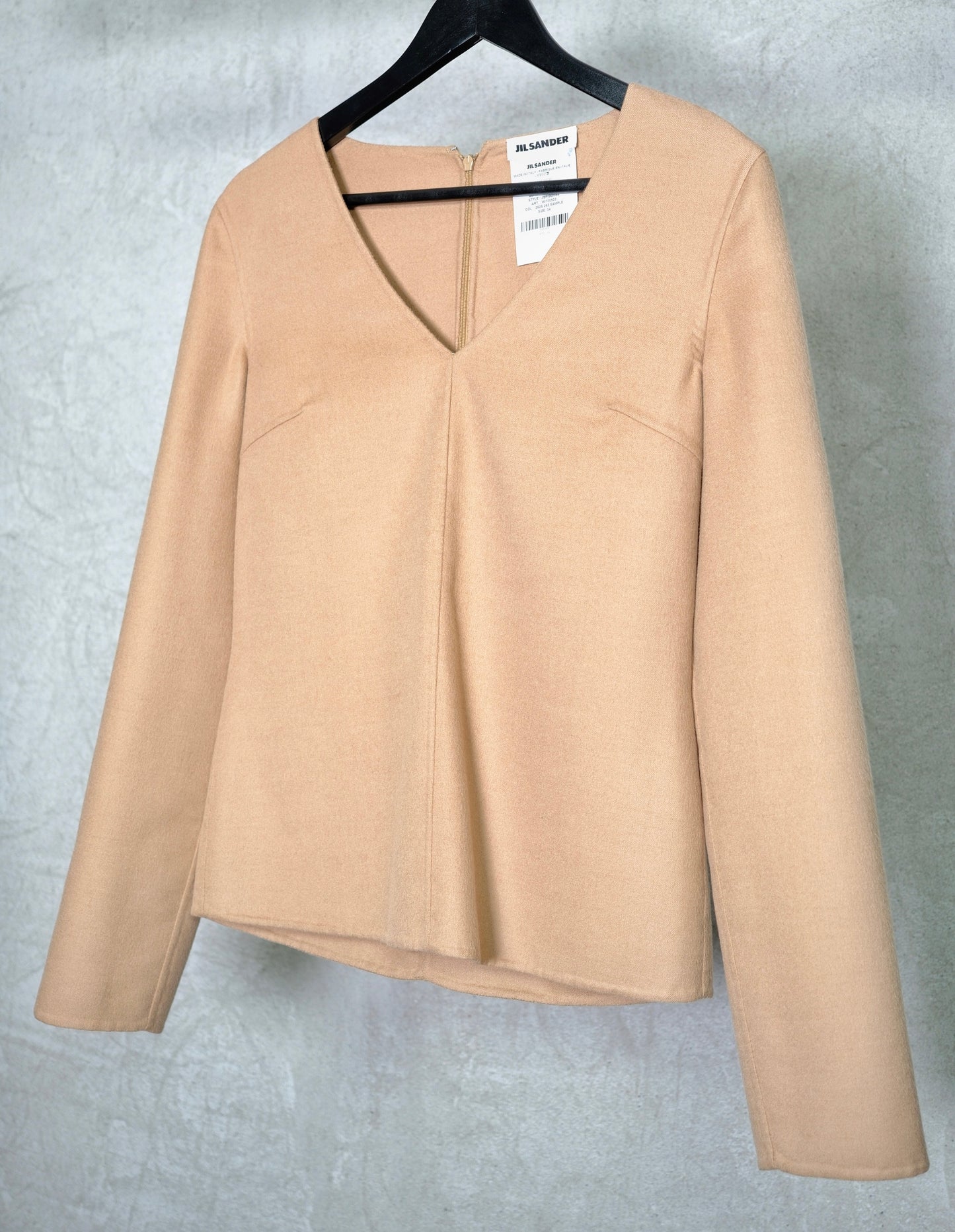 Jil Sander V-neck top from the Fall/Winter 2016 collection