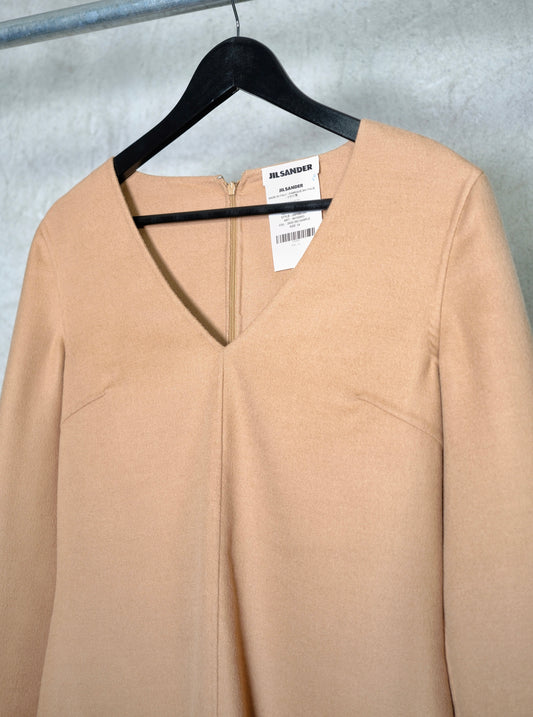 Jil Sander V-neck top from the Fall/Winter 2016 collection