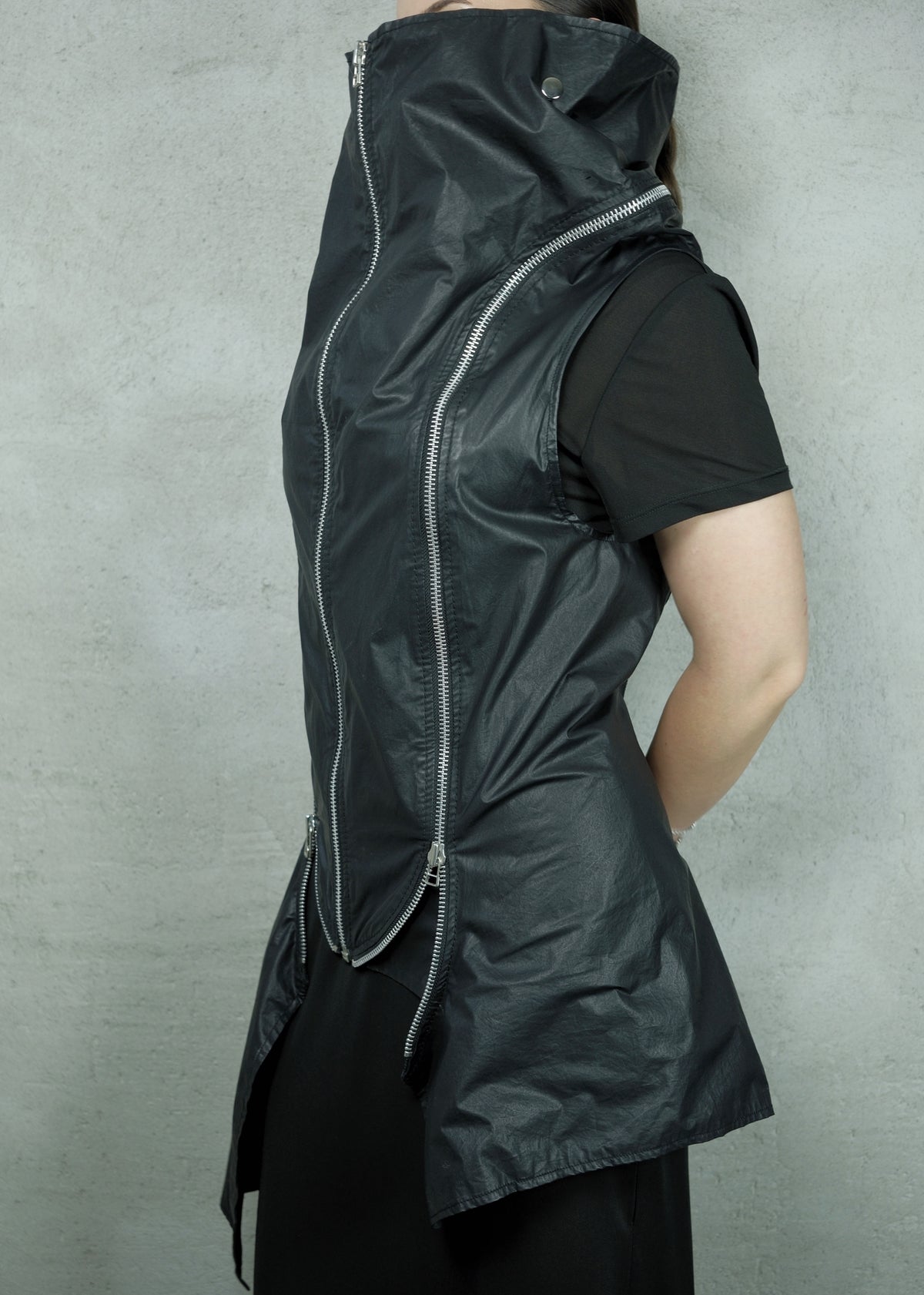 Barbara I Gongini Convertible Sculptural Vest