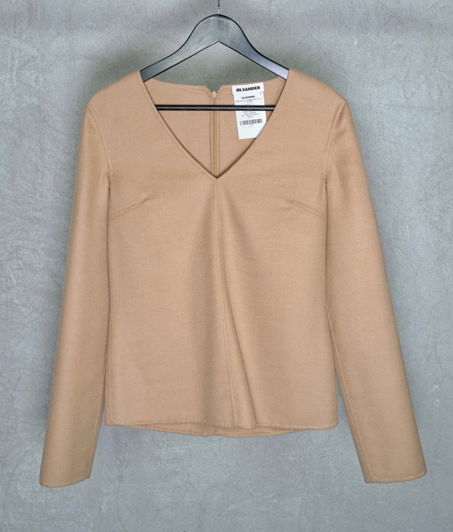 Jil Sander V-neck top from the Fall/Winter 2016 collection