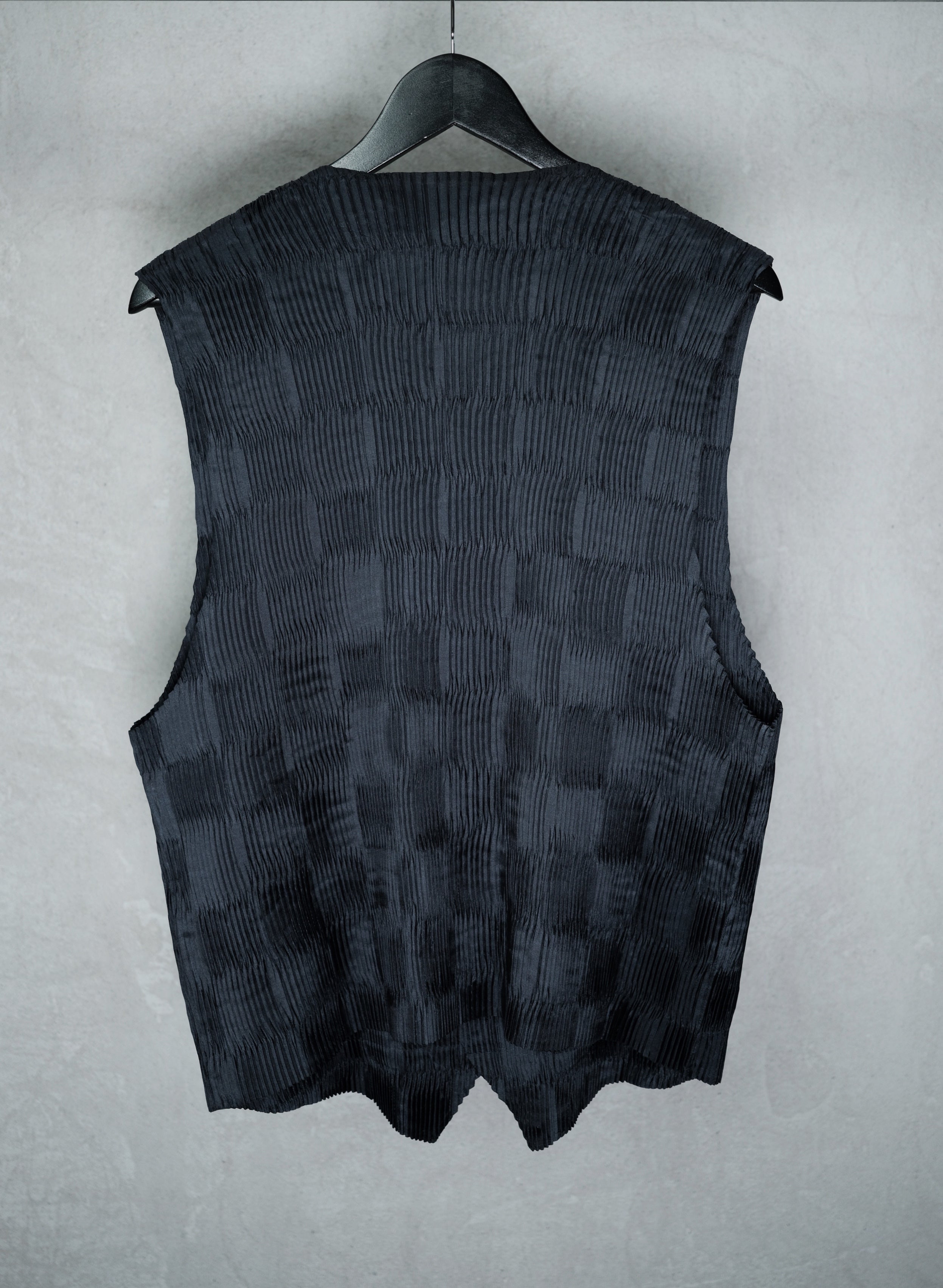Issey Miyake plissé vest